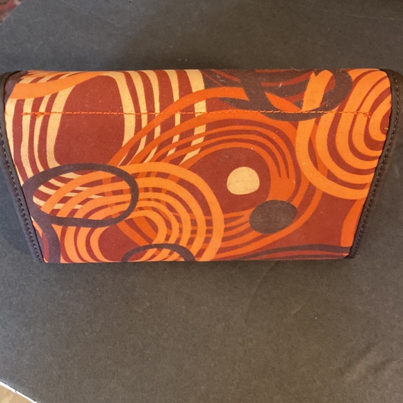VGUC. cosmetic case and a orange burgundy, beige and black 70s looking pattern. - Picture 2 of 6